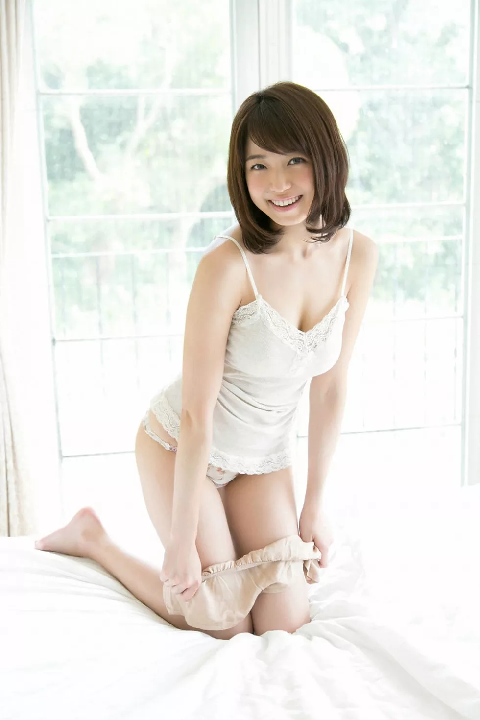 [YS Web]Vol.683_日本美女艺人中村静香甜美迷人性感系列写真99P_极品性感美女