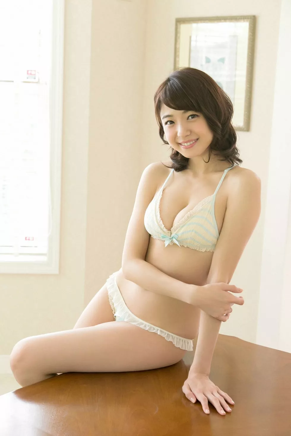 [YS Web]Vol.683_日本美女艺人中村静香甜美迷人性感系列写真99P_极品性感美女